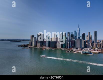 Wunderschöne Luftaufnahme der Stadtlandschaft von Lower Manhattan über den Hudson River New York City USA Stockfoto