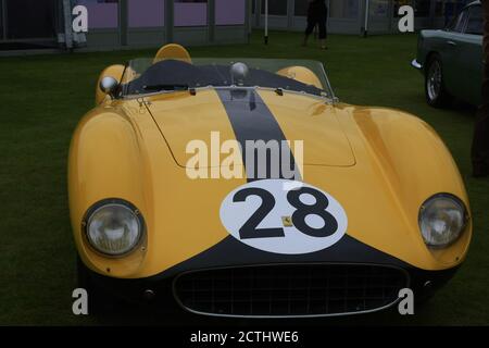 Blenheim Palace, Oxford, Großbritannien. September 2020. Olde World Ferrari Motorhaube im berühmten Salon Prive im Blenheim Palace Credit: Motofoto/Alamy Live News Stockfoto