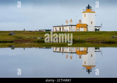 Leuchtturm bei Eshaness auf Northmavine, Nordland, Shetland, Schottland, Großbritannien Stockfoto