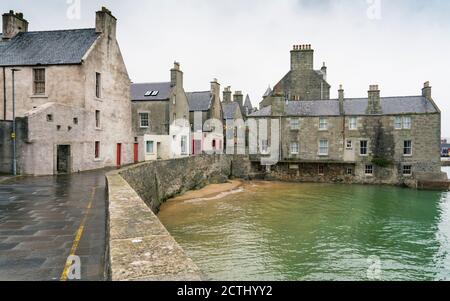 Blick auf den BainÕs Beach in der Commercial Street in der Altstadt von Lerwick, Shetland Isles, Schottland, Großbritannien Stockfoto