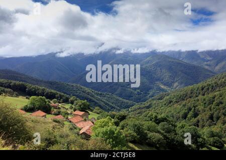 Wandern Sie auf dem Picos de Europa Nationalpark. Fuente De. Kantabrien. Spanien Stockfoto