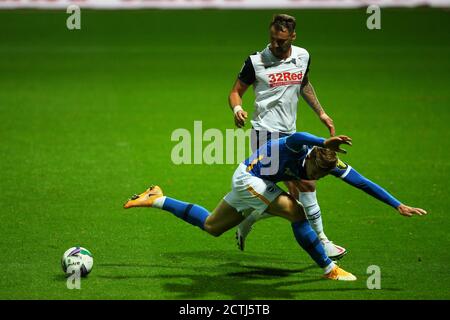 PRESTON, ENGLAND. 23. SEPTEMBER 2020 Brightons Vikto Gyokeres scheint während des Carabao Cup-Spiels zwischen Preston North End und Brighton und Hove Albion am Mittwoch, den 23. September 2020, in Deepdale, Preston in der Gegend geflutet zu werden. (Kredit: Chris Donnelly, MI News) Kredit: MI Nachrichten & Sport /Alamy Live Nachrichten Stockfoto