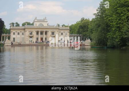 Palast auf der Insel in Lazienki Park und Gärten, Warschau, Polen Stockfoto