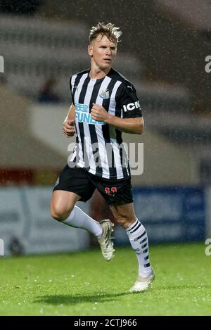 Morecambe, Großbritannien. September 2020. Matt Ritchie von Newcastle United während des Carabao Cup Third Round Matches zwischen Morecambe und Newcastle United in der Globe Arena am 23. September 2020 in Morecambe, England. (Foto von Daniel Chesterton/phcimages.com) Quelle: PHC Images/Alamy Live News Stockfoto