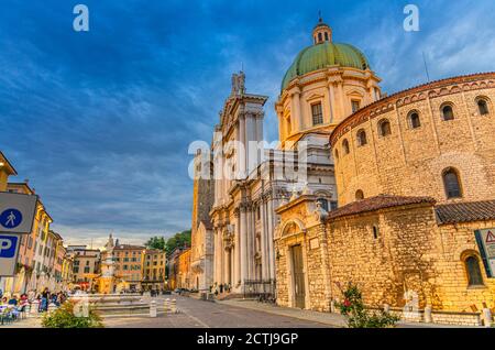 Kathedrale Santa Maria Assunta, Duomo Nuovo und Duomo Vecchio La Rotonda, Neue und Alte Kathedrale römisch-katholische Kirche, Piazza Paolo VI Platz, Brescia Stadtzentrum historischen Zentrum, Lombardei, Norditalien Stockfoto