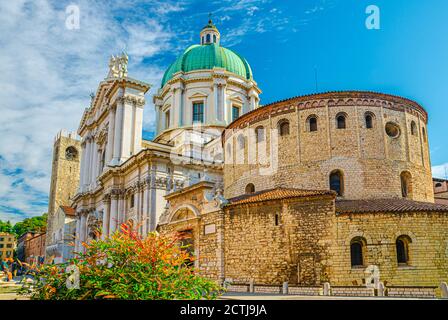 Kathedrale Santa Maria Assunta, Duomo Nuovo und Duomo Vecchio La Rotonda, Neue und Alte Kathedrale römisch-katholische Kirche, Piazza Paolo VI Platz, Brescia Stadtzentrum historischen Zentrum, Lombardei, Norditalien Stockfoto