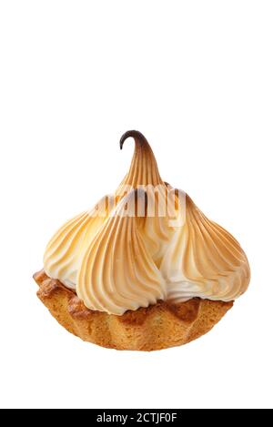 Frisch gebackener Buttercreme-Korb auf weißem Hintergrund isoliert Stockfoto