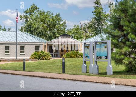 Eintritt zum Besucherzentrum in der Davis Bayou Gegend der Gulf Islands National Seashore in Ocean Springs, Mississippi Stockfoto