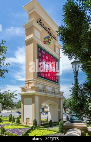 Sie Tube Werbung auf dem Schild des Beau Rivage Hotel und Casino in Biloxi, Mississippi Stockfoto