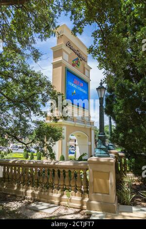 Schild vor dem Beau Rivage Hotel und Casino in Biloxi, Mississippi Stockfoto