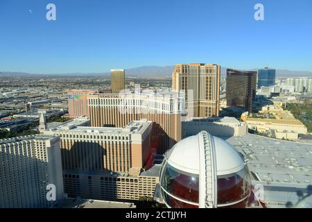 Las Vegas Luftbild einschließlich Venetian, Palazzo, Wynn, Treasure Island und Trump Tower von High Roller in Las Vegas, Nevada NV, USA. Stockfoto