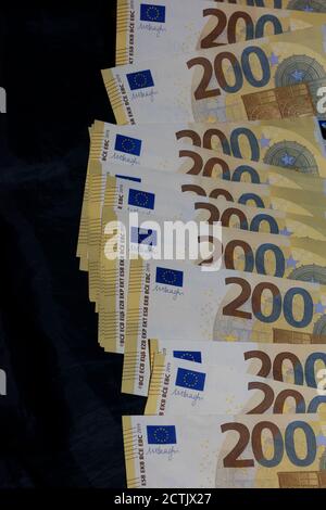 Essen, Deutschland Donnerstag 23 September 2020 Geld Nahaufnahme 200 Euro moderner hochwertiger Druck Stockfoto