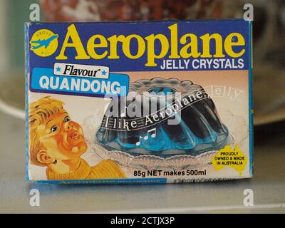 Ein klassisches Paket aus Jelly-Kristallen aus der späten 1980er-Jahre Aka Jello oder Gelatine in einheimischem australischen Frucht-Quandong-Geschmack Ist ein australischer Favorit Stockfoto