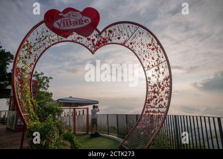 George Town, Penang/Malaysia - Mai 13 2017: Liebe das kleine Dorf am Penang Hill bei Sonnenaufgang. Stockfoto