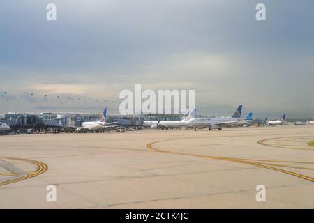 CHICAGO, IL -1 AUG 2020- Ansicht der Flugzeuge von United Airlines (UA) auf dem Chicago O'Hare International Airport (ORD) in Chicago, Illinois, United St Stockfoto