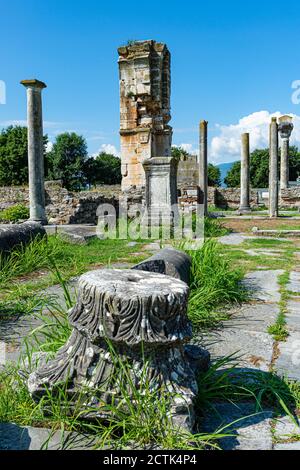 Griechenland, Ostmakedonien und Thrakien, Filippoi, Antike Ruinen von Philippi an sonnigen Tagen Stockfoto