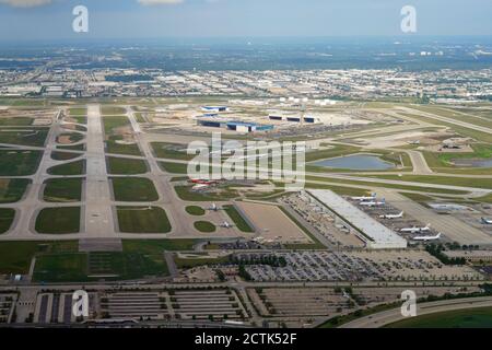 CHICAGO, IL -1 AUG 2020- Luftaufnahme des Chicago O'Hare International Airport (ORD) in Chicago, Illinois, USA, einem Drehkreuz von United Airlines Stockfoto