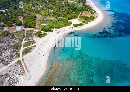 Griechenland, Kassandra, Luftaufnahme des Possidi Beach im Sommer Stockfoto