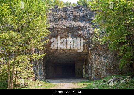 Huntsville Alabama, Land Trust Trails Historic Three Caves, Eingang Stockfoto