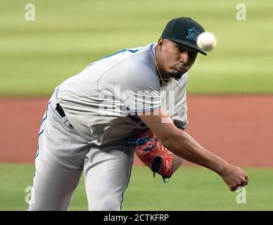 Atlanta, Usa. September 2020. Florida Marlins Startkannen Sixto Sanchez wirft zu den Atlanta Braves in der ersten Inning im Truist Park in Atlanta am Mittwoch, 23. September 2020. Foto von Tami Chappell/UPI Credit: UPI/Alamy Live News Stockfoto