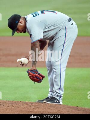 Atlanta, Usa. September 2020. Florida Marlins Startkannen Sixto Sanchez geht in die Kolibauer, nachdem sie einen dritten Lauf zu den Atlanta Braves im ersten Inning im Truist Park in Atlanta am Mittwoch, 23. September 2020. Foto von Tami Chappell/UPI Credit: UPI/Alamy Live News Stockfoto