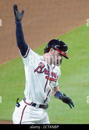 Atlanta, Usa. September 2020. Atlanta Braves Dansby Swanson reagiert, wie er rund um die Basen nach einem dreiläufigen Heimlauf aus der Florida Marlins in der vierten Inning im Truist Park in Atlanta am Mittwoch, 23. September 2020. Foto von Tami Chappell/UPI Credit: UPI/Alamy Live News Stockfoto