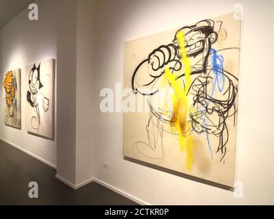 London, Großbritannien. September 2020. George Morton-Clarks Arbeit während der Ausstellung Opera Gallery in der Londoner New Bond Street zeigt eine Ausstellung mit neuen Arbeiten des britischen Künstlers George Morton-Clark mit dem Titel 'This is As Far As I Started'. Nach der verheerenden Explosion in Beirut wird die Opera Gallery London ihre Unterstützung zeigen, indem sie einen Teil des Erlöses aus der neuen Ausstellung an die Pädiatrische Abteilung im St. Georges Hospital in Beirut spendet. Kredit: SOPA Images Limited/Alamy Live Nachrichten Stockfoto