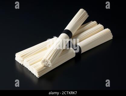 Japanische sehr dünne Nudel aus Weizenmehl Stockfoto