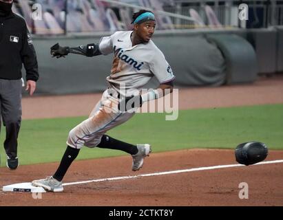 Atlanta, Usa. September 2020. Florida Marlins Läufer Lewis Brinson Runden dritten Basis während des Spiels gegen die Atlanta Braves im vierten Inning im Truist Park in Atlanta am Mittwoch, 23. September 2020. Foto von Tami Chappell/UPI Credit: UPI/Alamy Live News Stockfoto