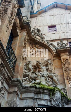 Rouen, Frankreich - 28. Oktober 2014: Rouen ist eine der großen historischen Städte Frankreichs. Gewidmet Fresko Ludovico XV (Louis XV) im Jahr 1732 auf der Bude Stockfoto