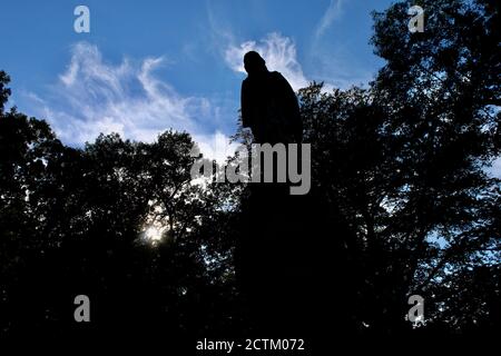 Rochester, New York, USA. September 2020. Jenseitige, Angelic Bilder vom Mount Hope Cemetery, einem historischen Begräbnisplatz in Rochester, NY, wo Fredrick Douglas und Susan B Anthony begraben sind. Quelle: Amy Katz/ZUMA Wire/Alamy Live News Stockfoto