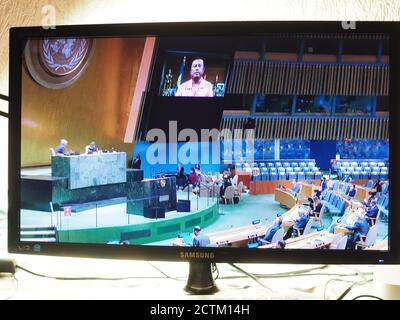 Tommy Esang Remengesau Jr., Präsident der Republik Palau, spricht während der Generalversammlung der Vereinten Nationen auf einem Computermonitor. Die Vereinten Nationen halten virtuelle Treffen der 75. Generalversammlung während der Pandemie COVID-19 ab Stockfoto