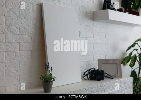 Mock up Poster mit Vintage Hipster Loft Innenhintergrund, 3D-Rendering Stockfoto