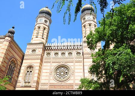 Eingang der Großen Synagoge in der Dohany Straße. Budapest, Ungarn. Stockfoto