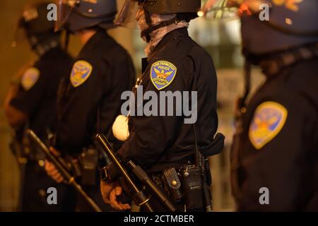 San Francisco, Kalifornien, USA. September 2020. Definanzieren SFPD-Demonstranten marschieren in San Francisco aus Protest gegen Breonna Taylor-Jury-Entscheidung. Kredit: albert halim/Alamy Live Nachrichten Stockfoto