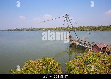 Indien, Kerala, Cochin - Kochi, Vipin Island, chinesische Fischernetze Stockfoto