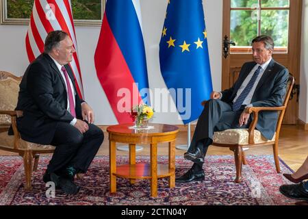 Sekretär Pompeo trifft sich mit dem slowenischen Präsidenten Pahor in Ljubljana. Staatssekretär Michael R. Pompeo trifft sich am 13. August 2020 mit dem slowenischen Präsidenten Borut Pahor in Ljubljana, Slowenien. Stockfoto