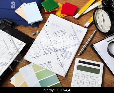 Skizze, Büromaterial und Werkzeuge Stockfoto