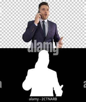Ernst besorgt Geschäftsmann im Gespräch auf Handy, Alpha-Kanal Stockfoto