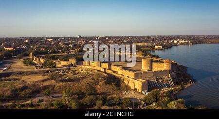 Panorama der mittelalterlichen Akkerman Festung an sonnigen Tagen Stockfoto