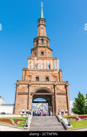 Kasan, Russland – 27. Juni 2017. Der 59m hohe schiefe Syuyumbike-Turm in Kazan. Stockfoto