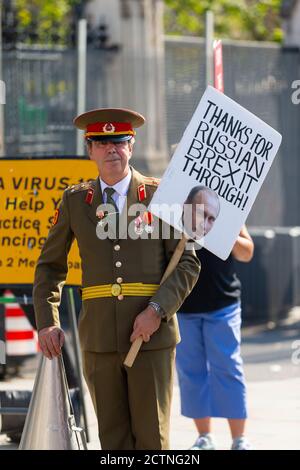 Steve Bray, britischer Aktivist aus Port Talbot, steht vor dem parlament, Westminster, London, Großbritannien Stockfoto