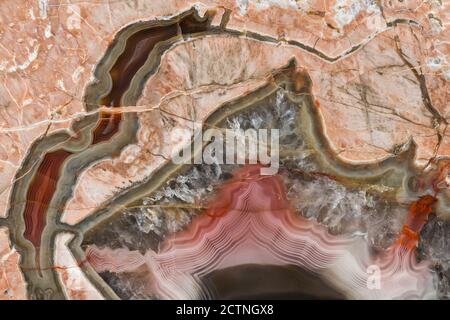 Von oben Nahaufnahme Makroaufnahme des Achates und Quarz Strukturdetail in einem Baker Ranch Thunderegg aus New Mexiko