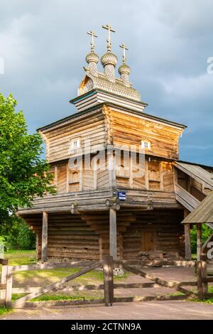 Moskau, Russland – 6. Juli 2017. Hölzerne St. Georg Kirche in Kolomenskoe Museum-Reserve in Moskau. Stockfoto