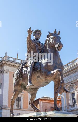 ROM, ITALIEN - 2014. AUGUST 18. Reiterstatue des Kaisers Marcus Aurelius auf der Piazza del Campidoglio, Kapitol. Stockfoto