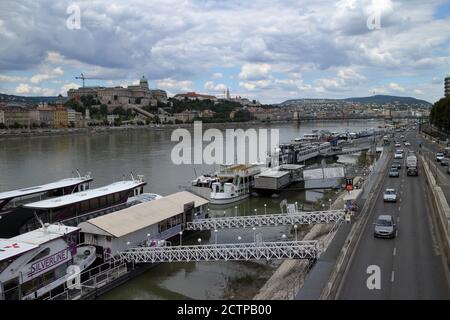 Budapest, Ungarn - 10/07/2020: Blick auf die Straßen der Stadt Budapest, Ungarn Stockfoto