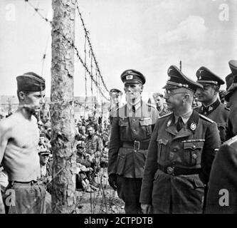 Heinrich Himmler inspiziert ein Kriegsgefangenenlager in Russland, ca. 1940-1941 Stockfoto