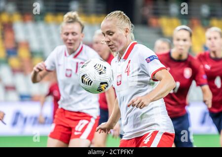 Bielsko Biala, Polen. September 2020. Paulina Dudek aus Polen beim UEFA Women's EURO 2021 Qualifying Match zwischen Polen und Tschechien im Bielsko-Biala City Stadium in Aktion gesehen. (Endstand; Polen 0:2 Tschechische Republik) Credit: SOPA Images Limited/Alamy Live News Stockfoto