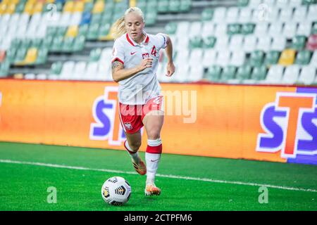 Bielsko Biala, Polen. September 2020. Paulina Dudek aus Polen beim UEFA Women's EURO 2021 Qualifying Match zwischen Polen und Tschechien im Bielsko-Biala City Stadium in Aktion gesehen. (Endstand; Polen 0:2 Tschechische Republik) Credit: SOPA Images Limited/Alamy Live News Stockfoto