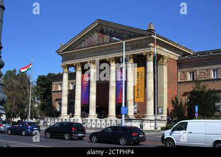 Budapest, Ungarn - 10/07/2020: Heldenplatz in der Hauptstadt von Ungarn, Budapest Stockfoto